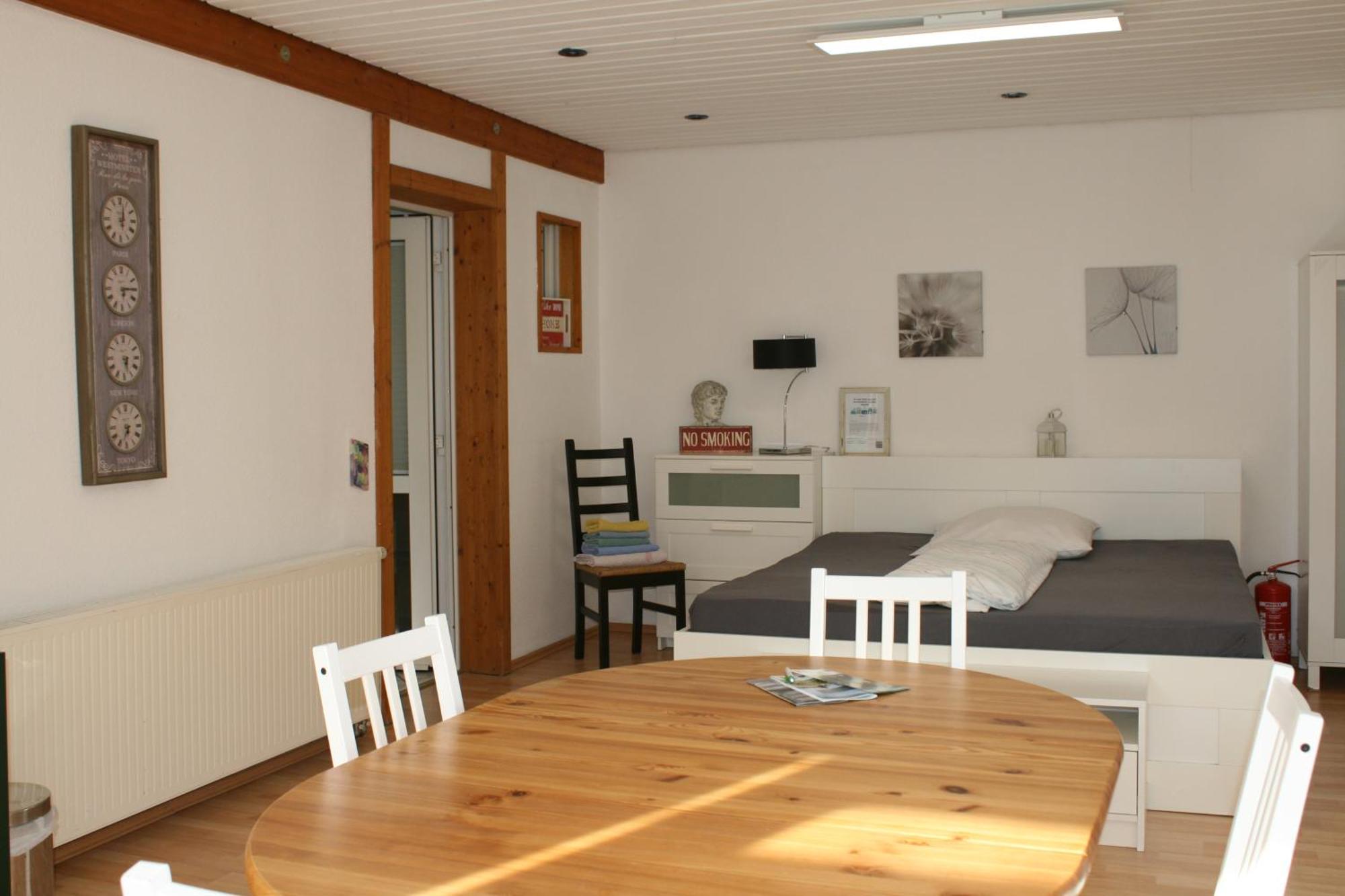 Gemuetliches Grosszuegiges Apartment Hoehr-Grenzhausen Exterior photo